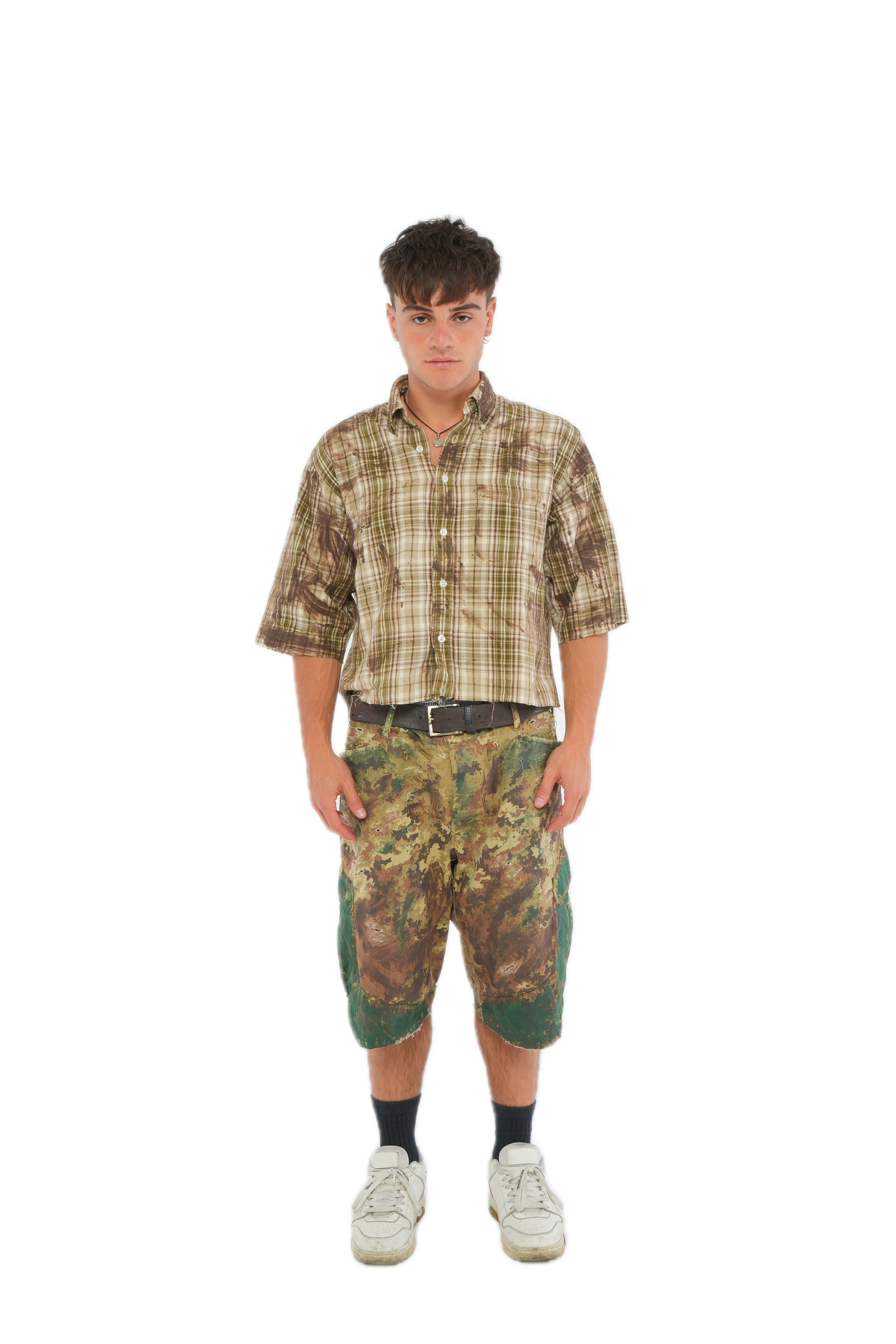 SEDIMENT camo jorts — capo indossato